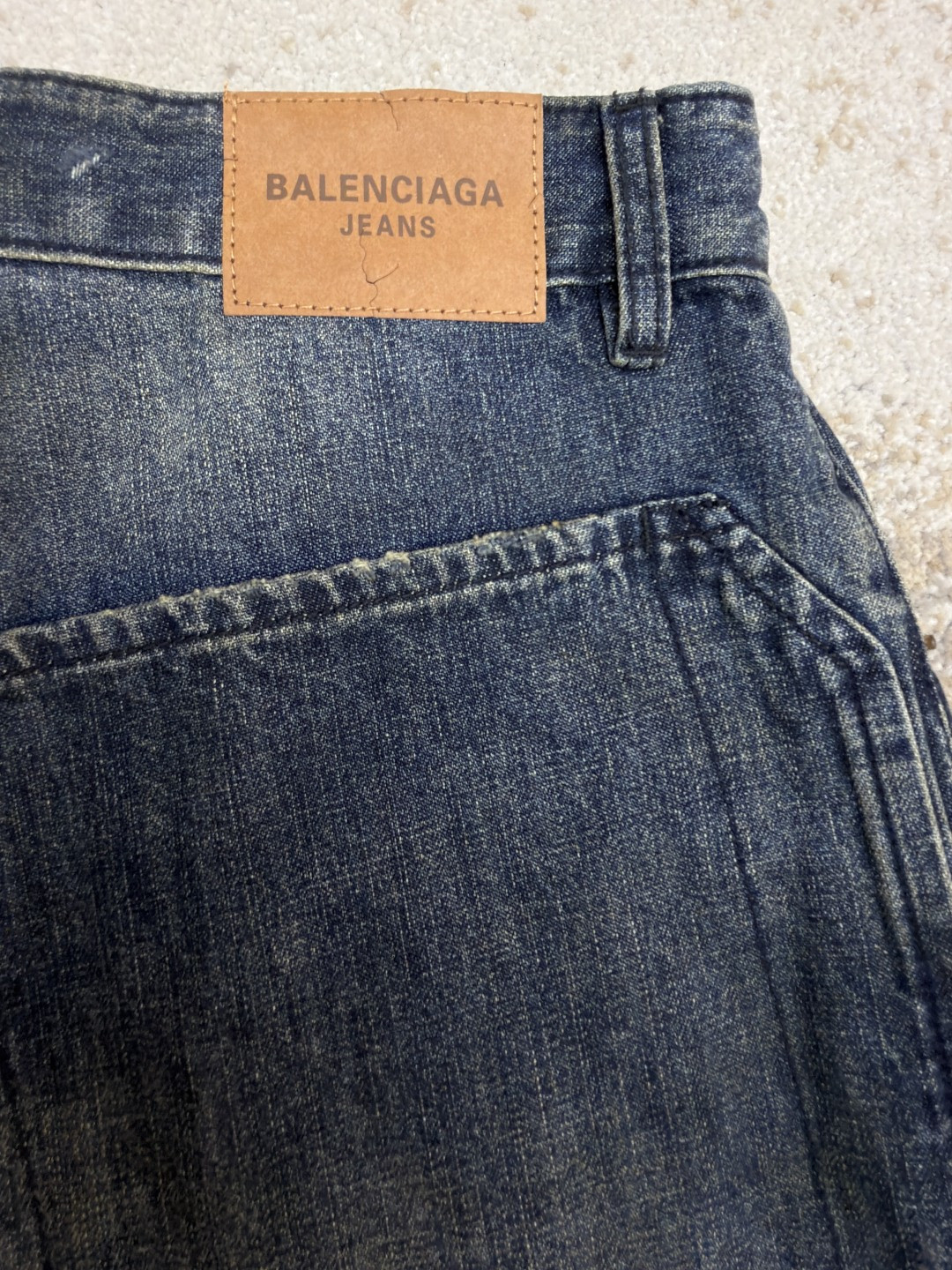 Balenciaga 巴黎世家 标识贴饰做旧牛仔裤 长裤 裤子 蓝色 C0 857216TTW661505
