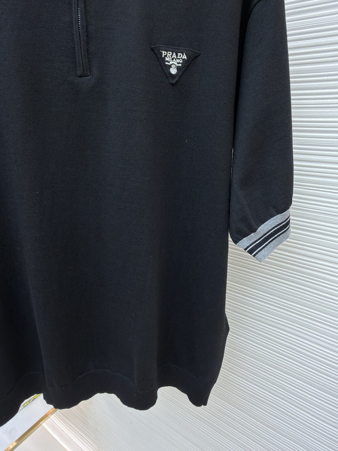 PRADA 普拉达 三角徽标半拉链针织Polo衫 短袖 T恤 蓝黑色 A25 UMB488-12D8-F0002-S-231