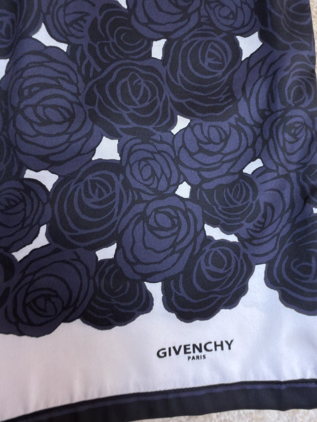 Givenchy 纪梵希 暗夜玫瑰印花松紧腰休闲裤 运动裤 短裤 五分裤 蓝色 B0 BM51MT16DN-499
