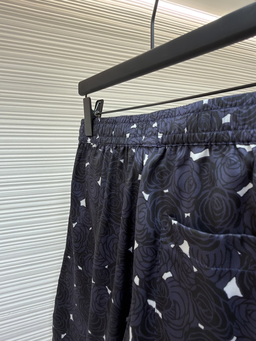 Givenchy 纪梵希 暗夜玫瑰印花松紧腰休闲裤 运动裤 短裤 五分裤 蓝色 B0 BM51MT16DN-499