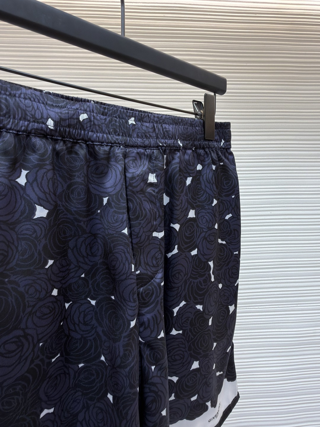 Givenchy 纪梵希 暗夜玫瑰印花松紧腰休闲裤 运动裤 短裤 五分裤 蓝色 B0 BM51MT16DN-499
