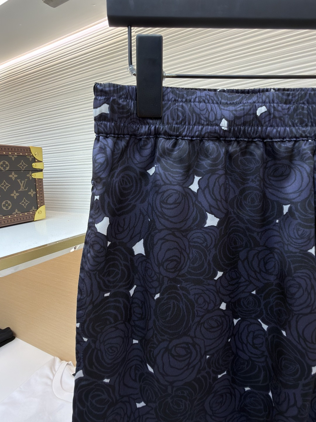 Givenchy 纪梵希 暗夜玫瑰印花松紧腰休闲裤 运动裤 短裤 五分裤 蓝色 B0 BM51MT16DN-499