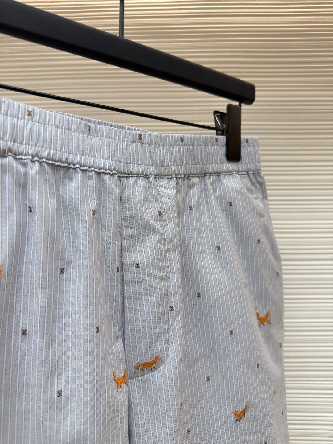 LOUIS VUITTON 路易威登 LV 狐狸刺绣条纹松紧腰短裤 休闲裤 裤子 五分裤 蓝色 B0