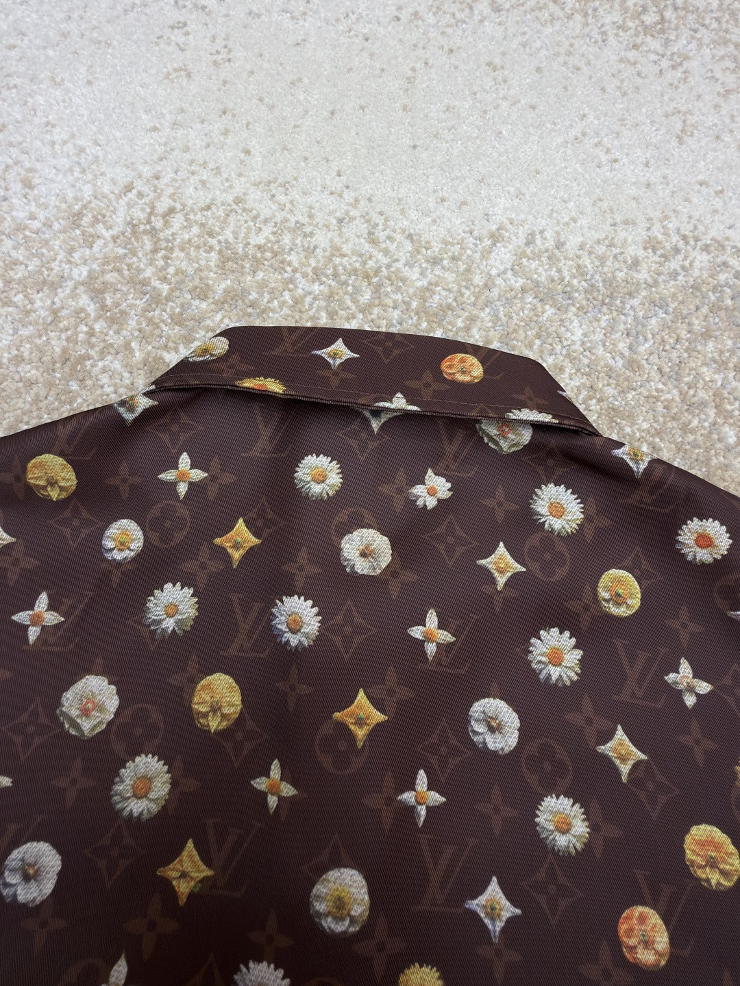 LOUIS VUITTON 路易威登 全幅花卉字母印花短袖衬衫 棕色 B0 1AJRJ7