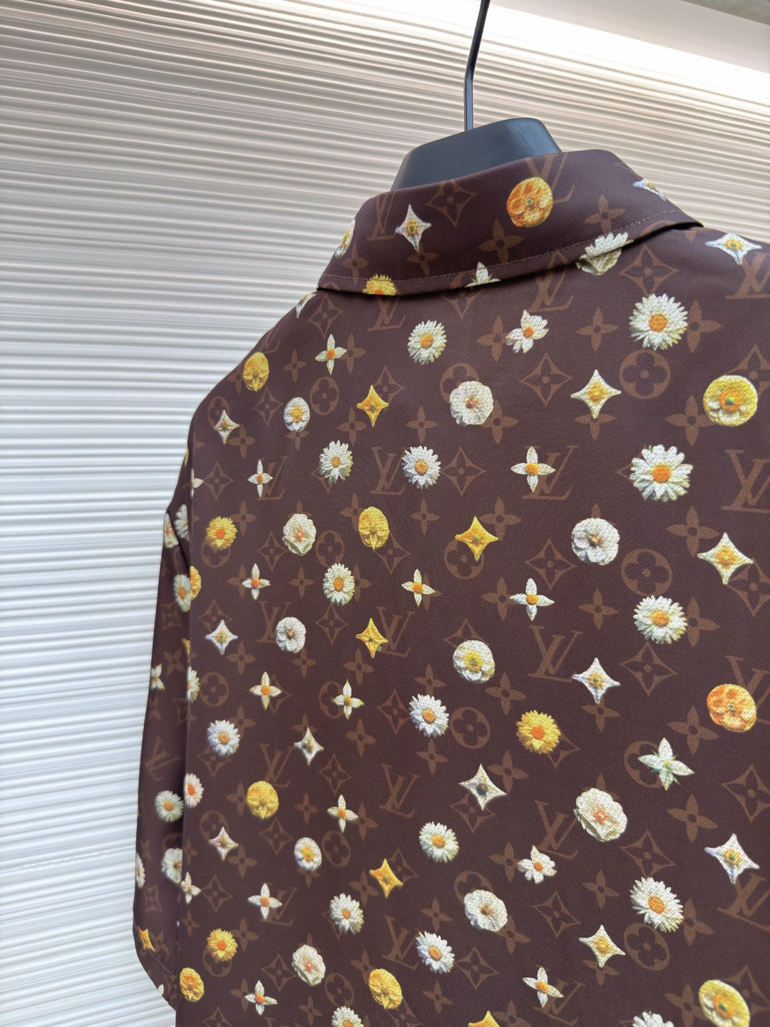 LOUIS VUITTON 路易威登 全幅花卉字母印花短袖衬衫 棕色 B0 1AJRJ7