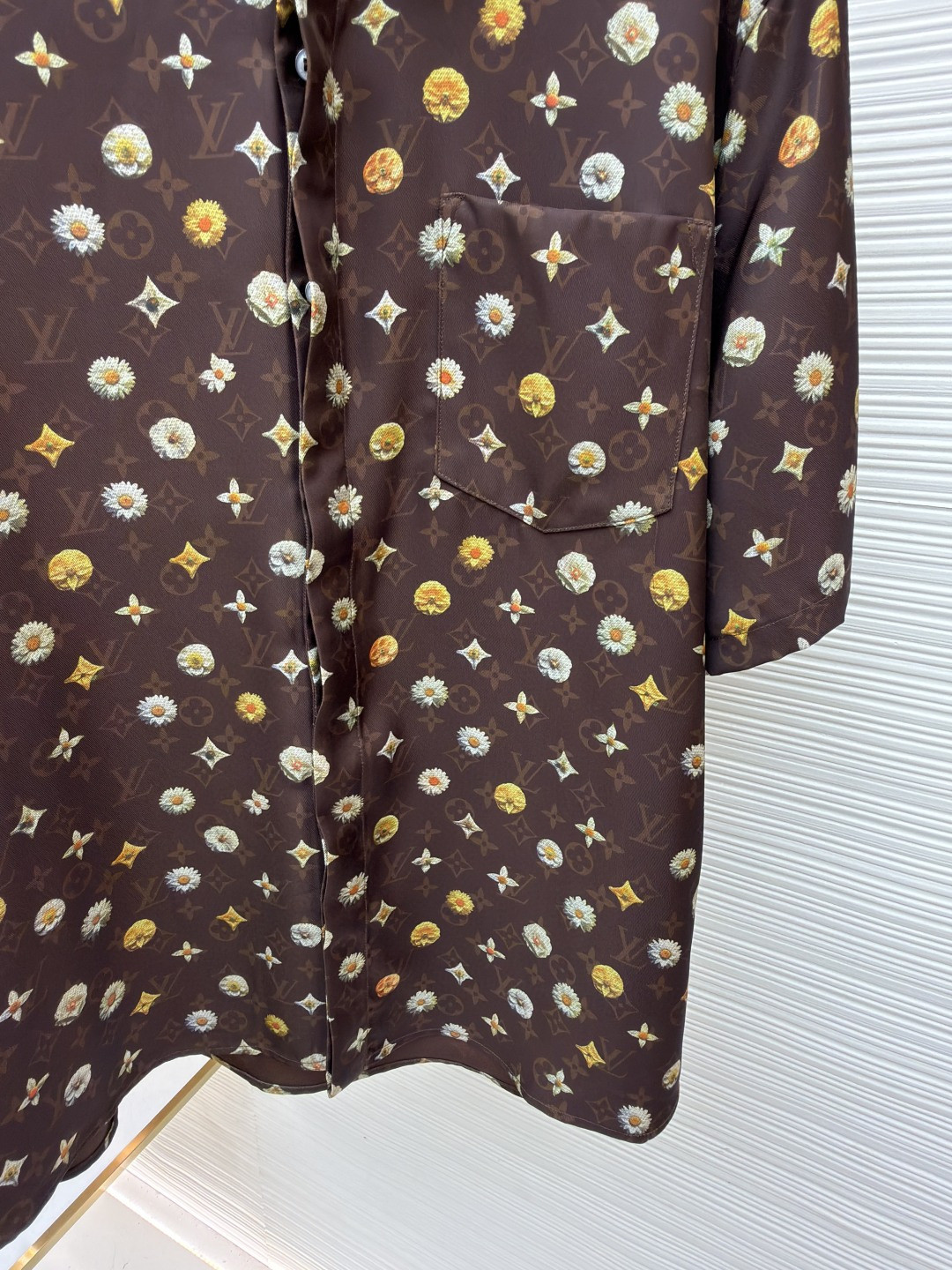 LOUIS VUITTON 路易威登 全幅花卉字母印花短袖衬衫 棕色 B0 1AJRJ7
