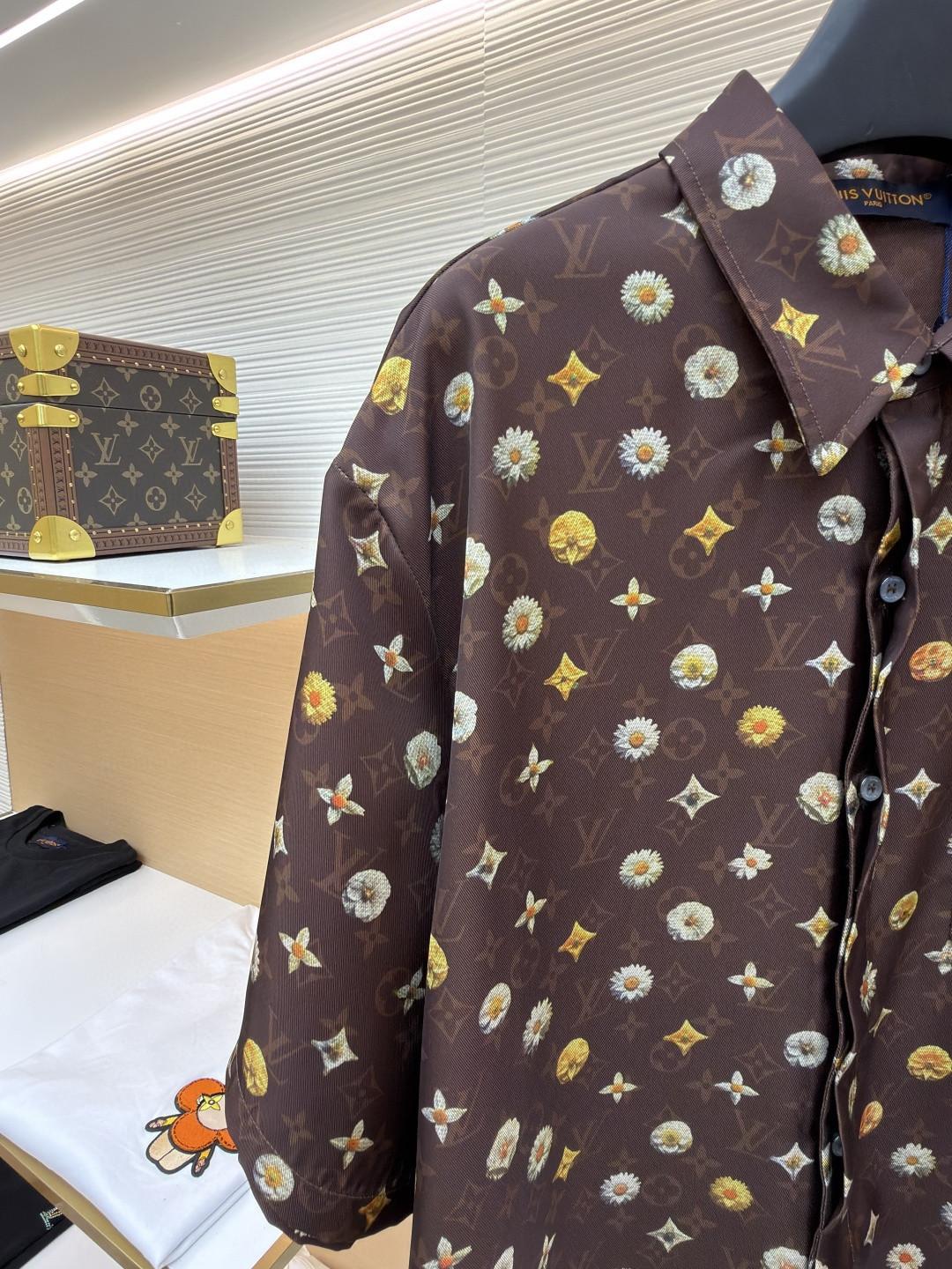 LOUIS VUITTON 路易威登 全幅花卉字母印花短袖衬衫 棕色 B0 1AJRJ7