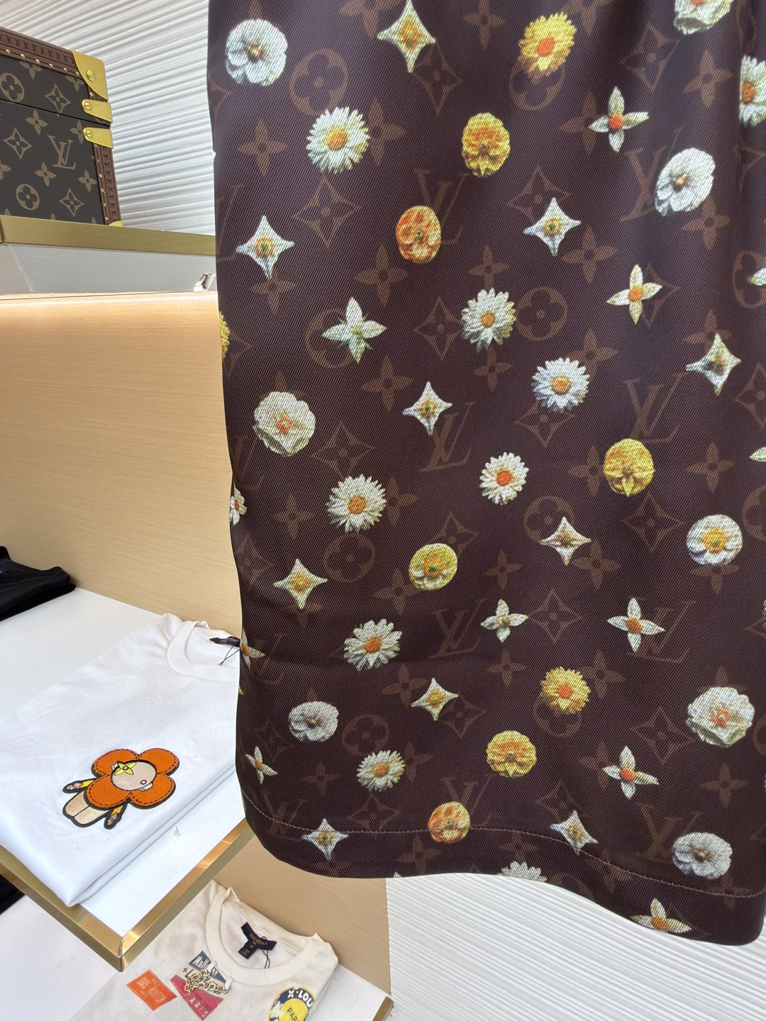 LOUIS VUITTON 路易威登 LV 全幅花卉字母印花松紧腰短裤 休闲裤 裤子 五分裤 棕色 B0 1AJRIX