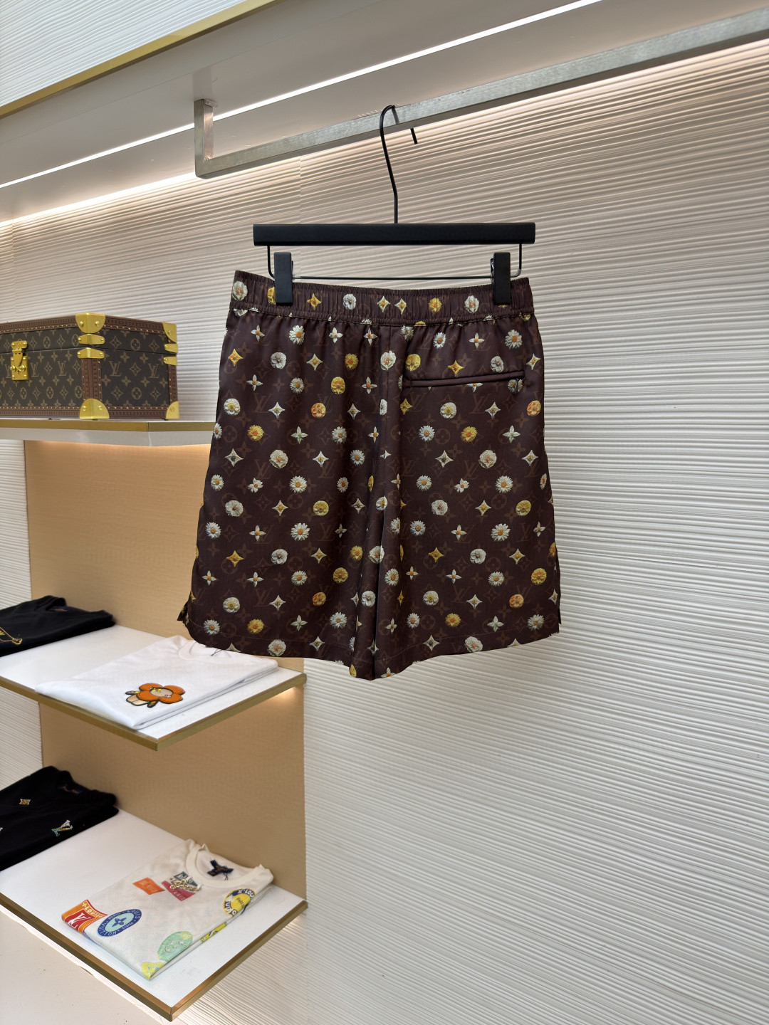 LOUIS VUITTON 路易威登 LV 全幅花卉字母印花松紧腰短裤 休闲裤 裤子 五分裤 棕色 B0 1AJRIX