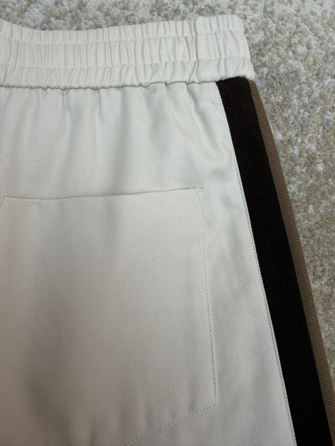 LOUIS VUITTON 路易威登 LV 条纹撞色松紧腰短裤 休闲裤 裤子 五分裤 白色 B0 