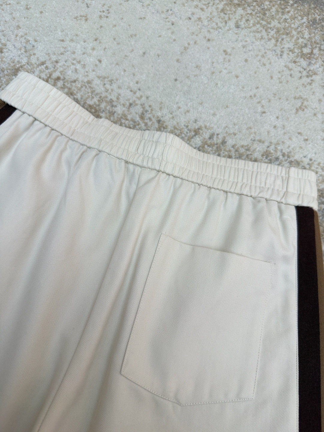 LOUIS VUITTON 路易威登 LV 条纹撞色松紧腰短裤 休闲裤 裤子 五分裤 白色 B0 