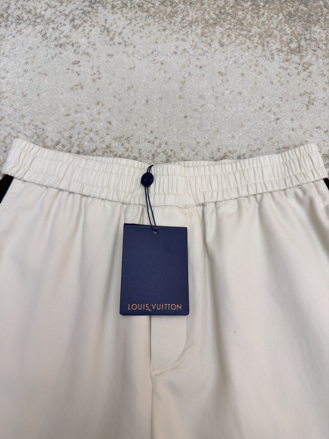 LOUIS VUITTON 路易威登 LV 条纹撞色松紧腰短裤 休闲裤 裤子 五分裤 白色 B0 