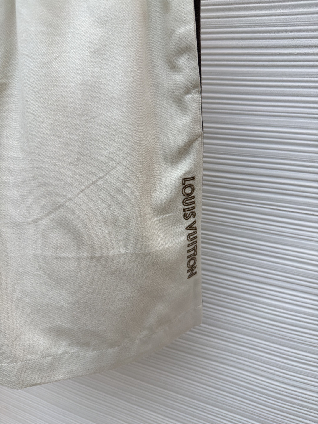 LOUIS VUITTON 路易威登 LV 条纹撞色松紧腰短裤 休闲裤 裤子 五分裤 白色 B0 