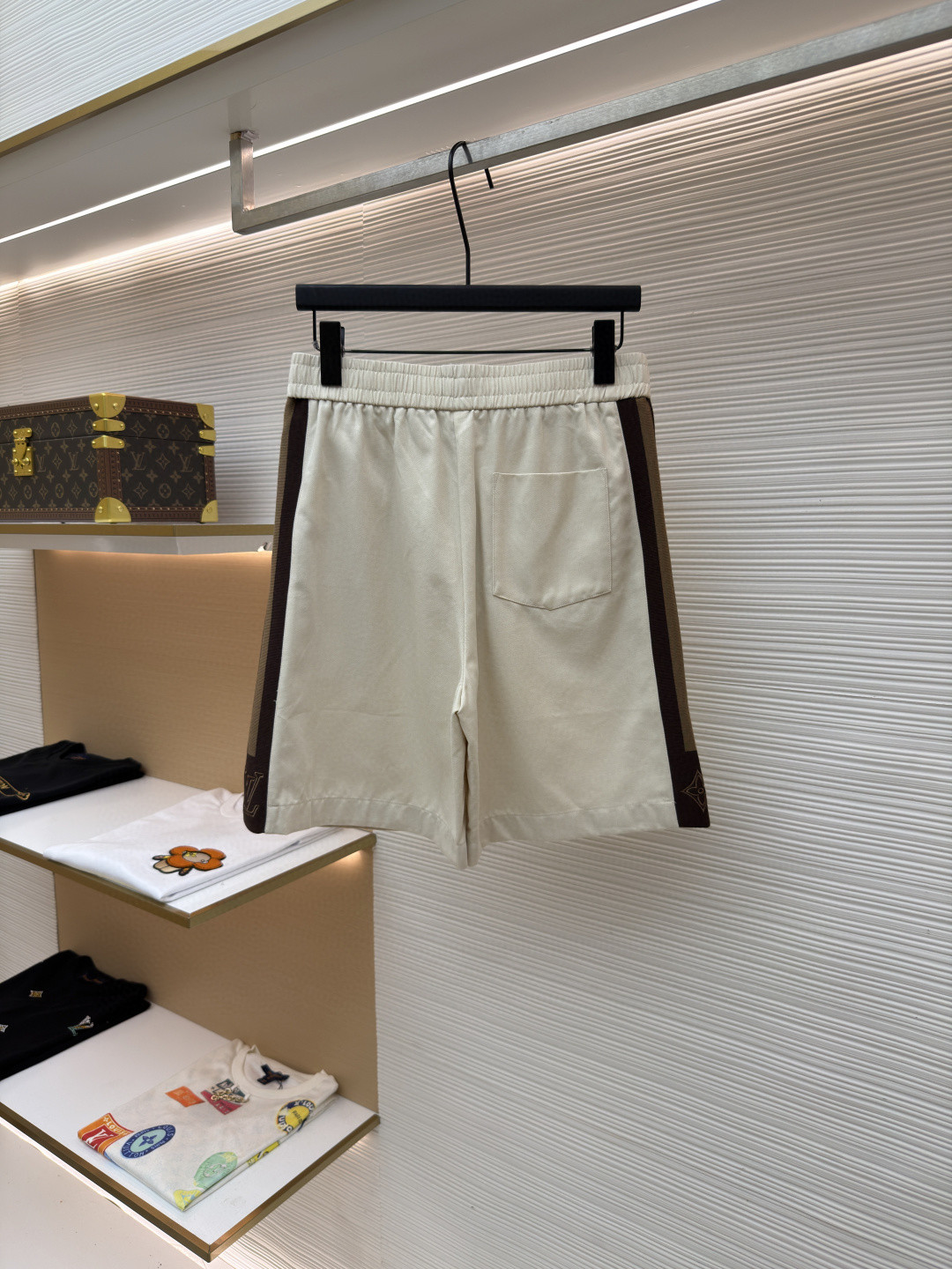 LOUIS VUITTON 路易威登 LV 条纹撞色松紧腰短裤 休闲裤 裤子 五分裤 白色 B0 