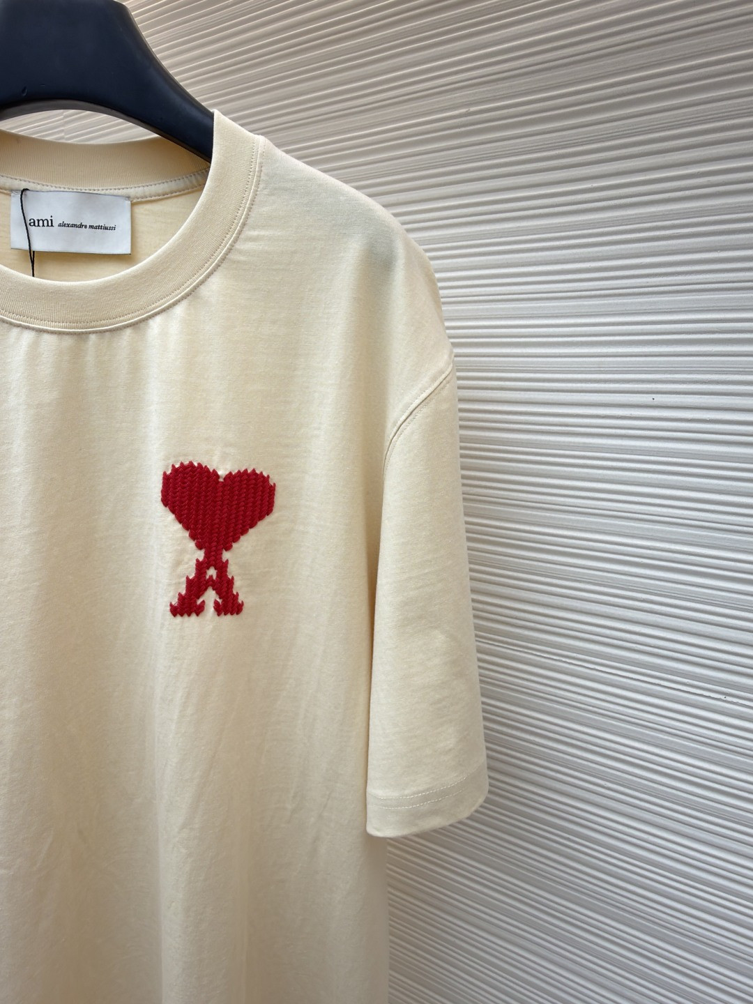 AMIPARIS Ami 爱心刺绣圆领短袖 T恤 夏季 杏色 卡其黄 A0 