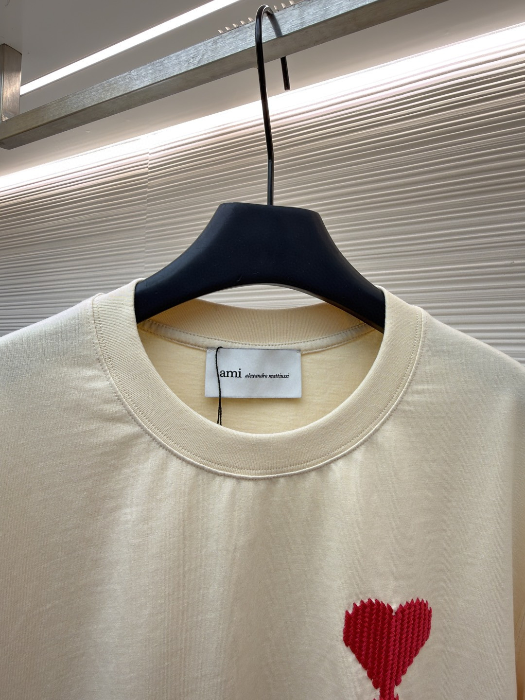 AMIPARIS Ami 爱心刺绣圆领短袖 T恤 夏季 杏色 卡其黄 A0 