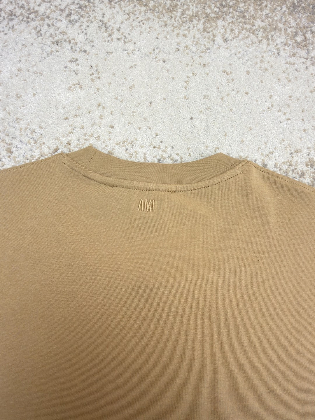 AMIPARIS Ami 爱心刺绣圆领短袖 T恤 夏季 杏色 卡其黄 A0 