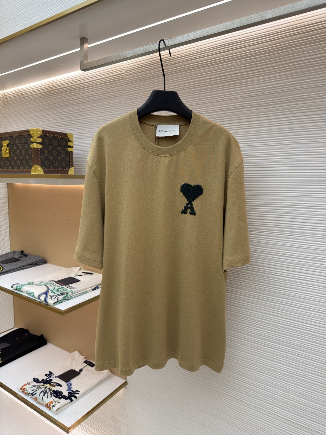 AMIPARIS Ami 爱心刺绣圆领短袖 T恤 夏季 杏色 卡其黄 A0 