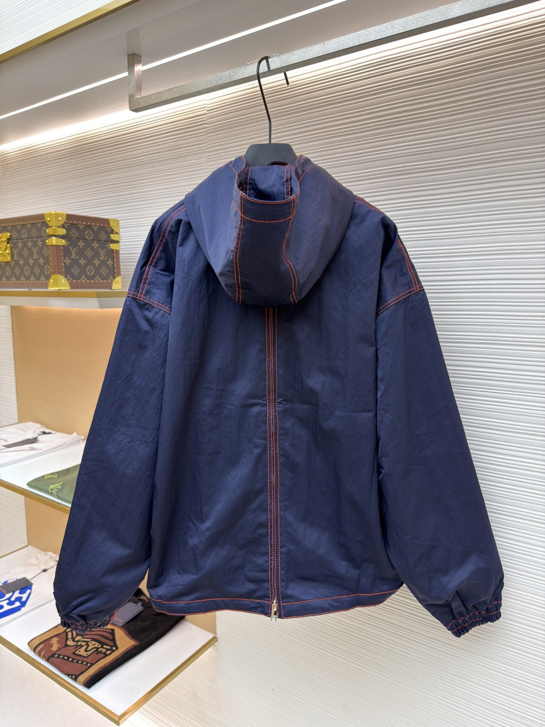 Bottega Veneta 缝线撞色连帽风衣外套 夹克 长袖 海军蓝 C0 793715-VF4K0-4121    