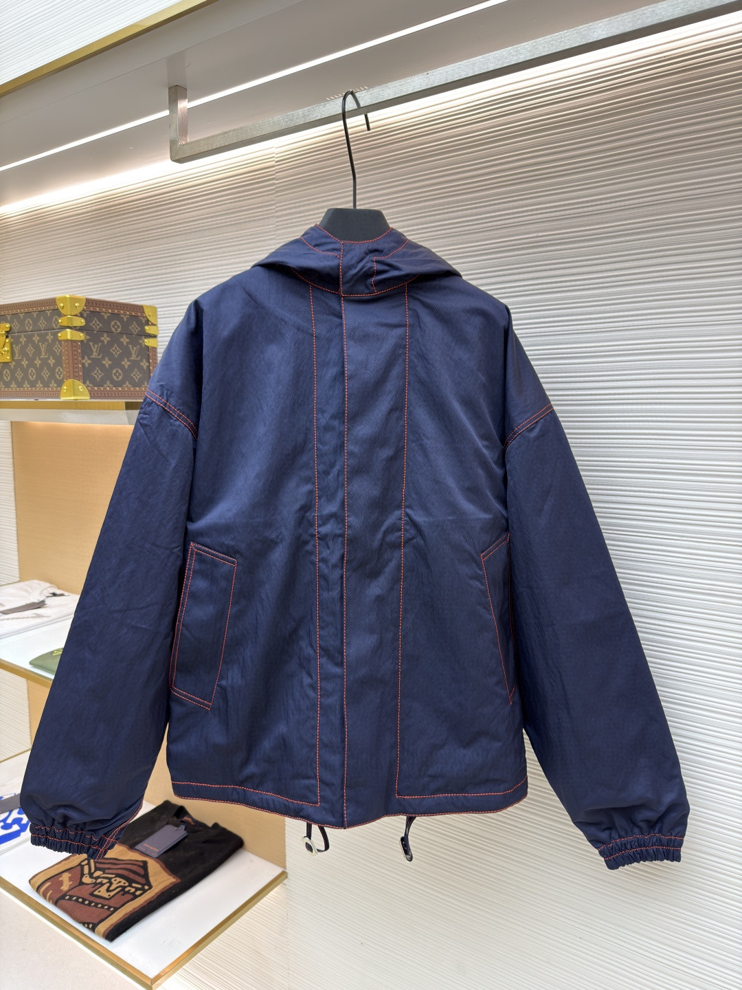 Bottega Veneta 缝线撞色连帽风衣外套 夹克 长袖 海军蓝 C0 793715-VF4K0-4121    