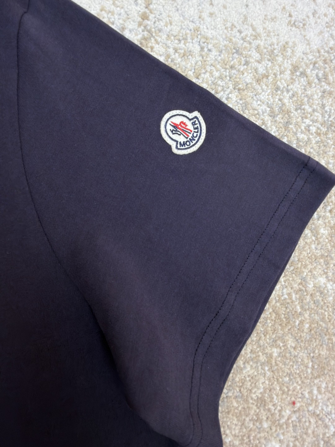 Moncler 蒙口 针织领口标识圆领短袖 T恤 夏季 白色 藏蓝色 红色 A0 K20918C0002289AJS034