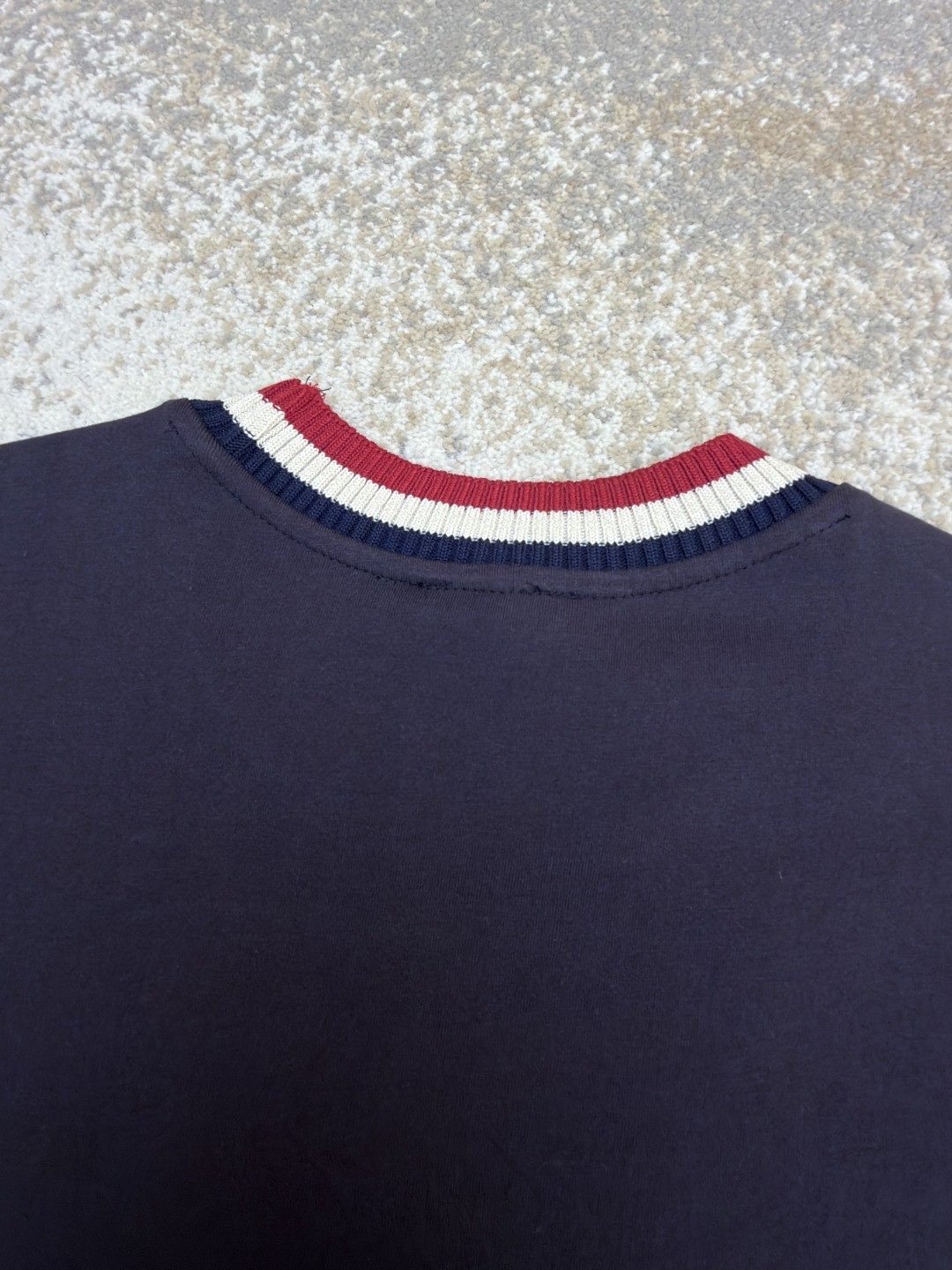 Moncler 蒙口 针织领口标识圆领短袖 T恤 夏季 白色 藏蓝色 红色 A0 K20918C0002289AJS034