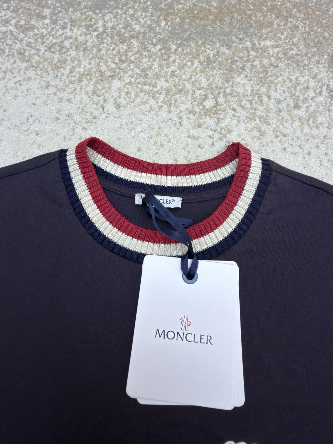 Moncler 蒙口 针织领口标识圆领短袖 T恤 夏季 白色 藏蓝色 红色 A0 K20918C0002289AJS034