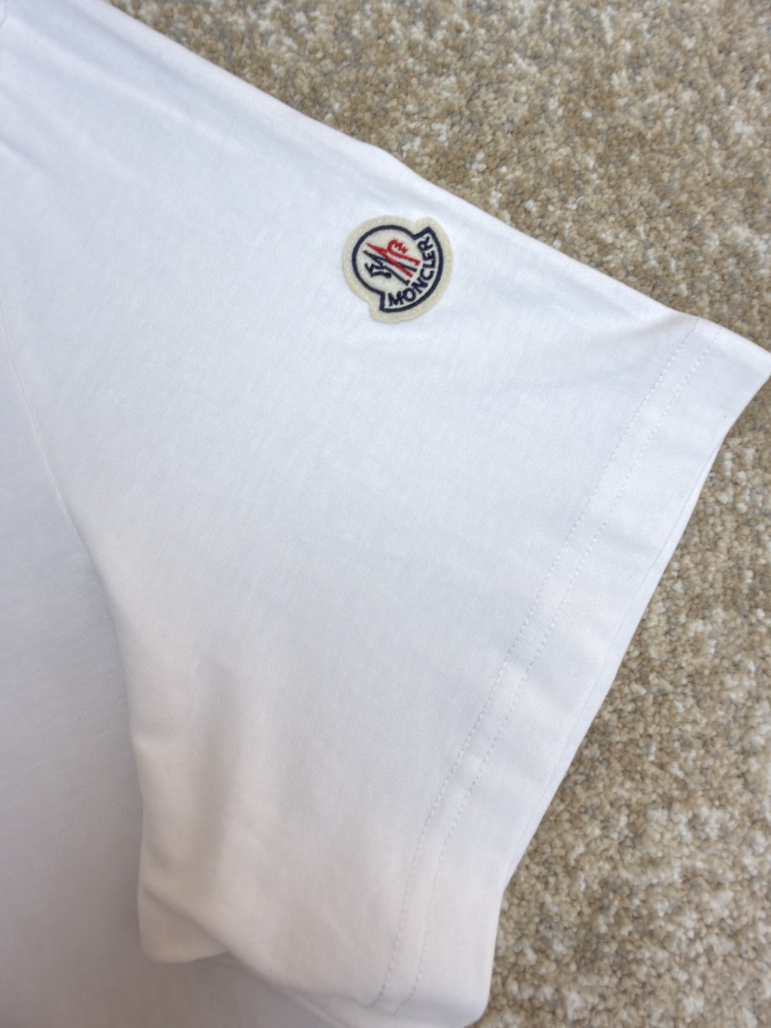 Moncler 蒙口 针织领口标识圆领短袖 T恤 夏季 白色 藏蓝色 红色 A0 K20918C0002289AJS034