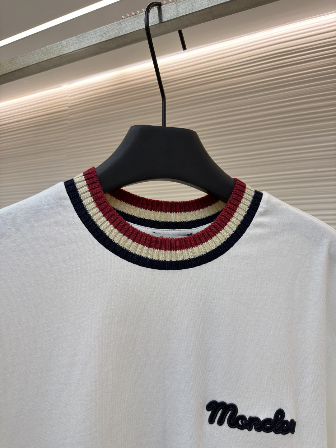Moncler 蒙口 针织领口标识圆领短袖 T恤 夏季 白色 藏蓝色 红色 A0 K20918C0002289AJS034