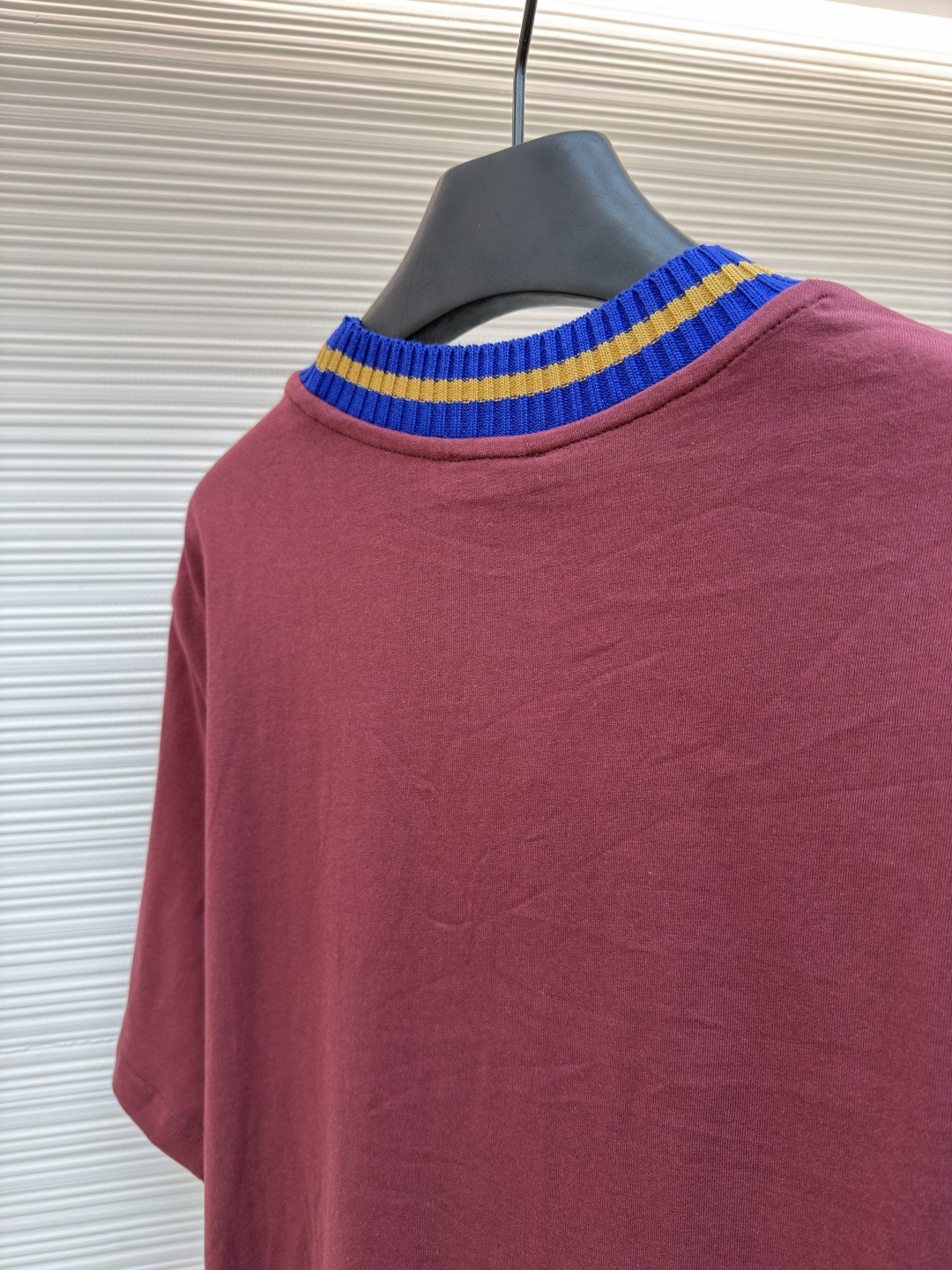 Moncler 蒙口 针织领口标识圆领短袖 T恤 夏季 白色 藏蓝色 红色 A0 K20918C0002289AJS034