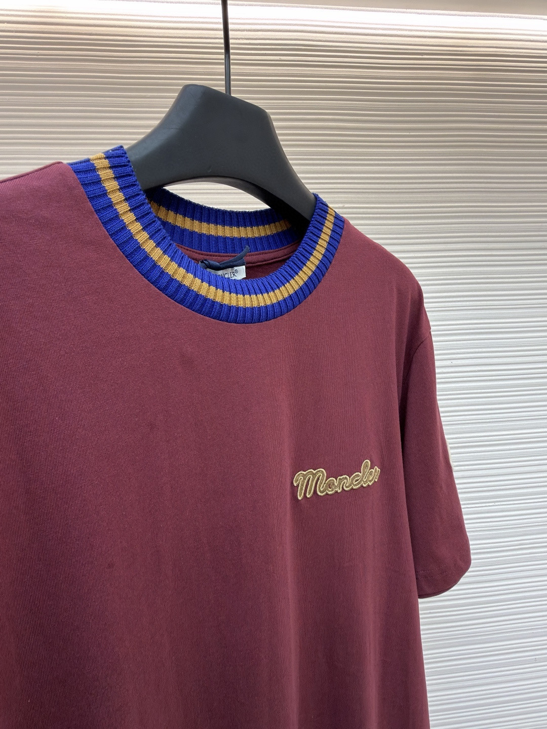 Moncler 蒙口 针织领口标识圆领短袖 T恤 夏季 白色 藏蓝色 红色 A0 K20918C0002289AJS034