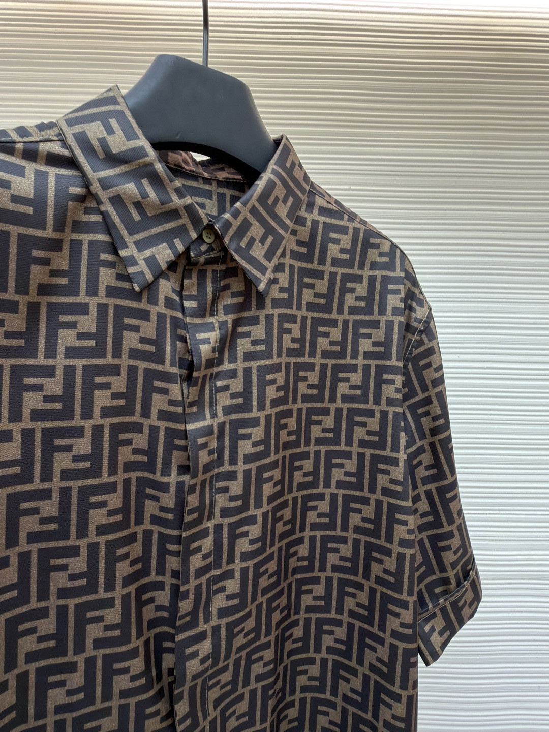 FENDI 芬迪 全幅FF衬衫 短袖 外套 夏季 棕色 B0 FS0795AKEEF1440