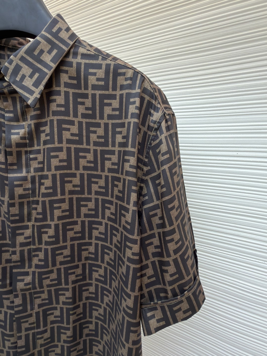 FENDI 芬迪 全幅FF衬衫 短袖 外套 夏季 棕色 B0 FS0795AKEEF1440