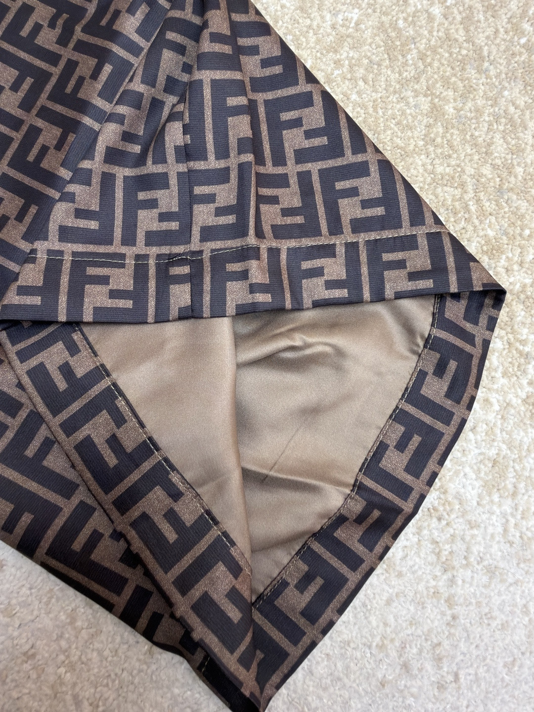 Fendi 芬迪 全幅FF短裤 休闲裤 五分裤 裤子 棕色 B0