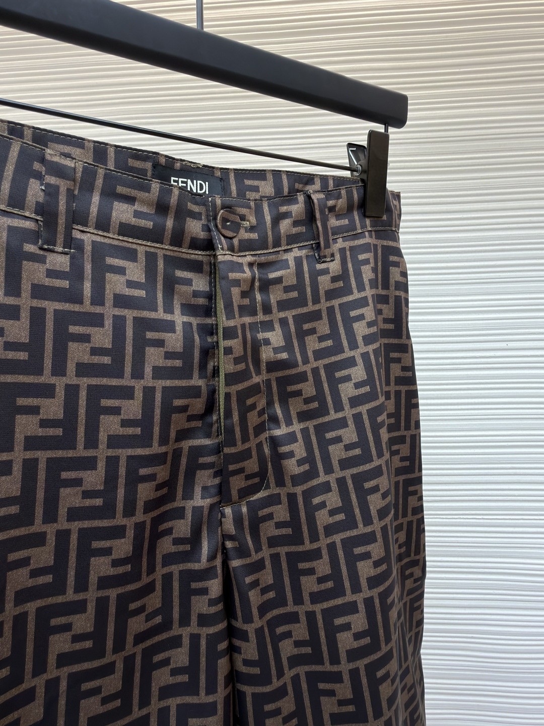 Fendi 芬迪 全幅FF短裤 休闲裤 五分裤 裤子 棕色 B0