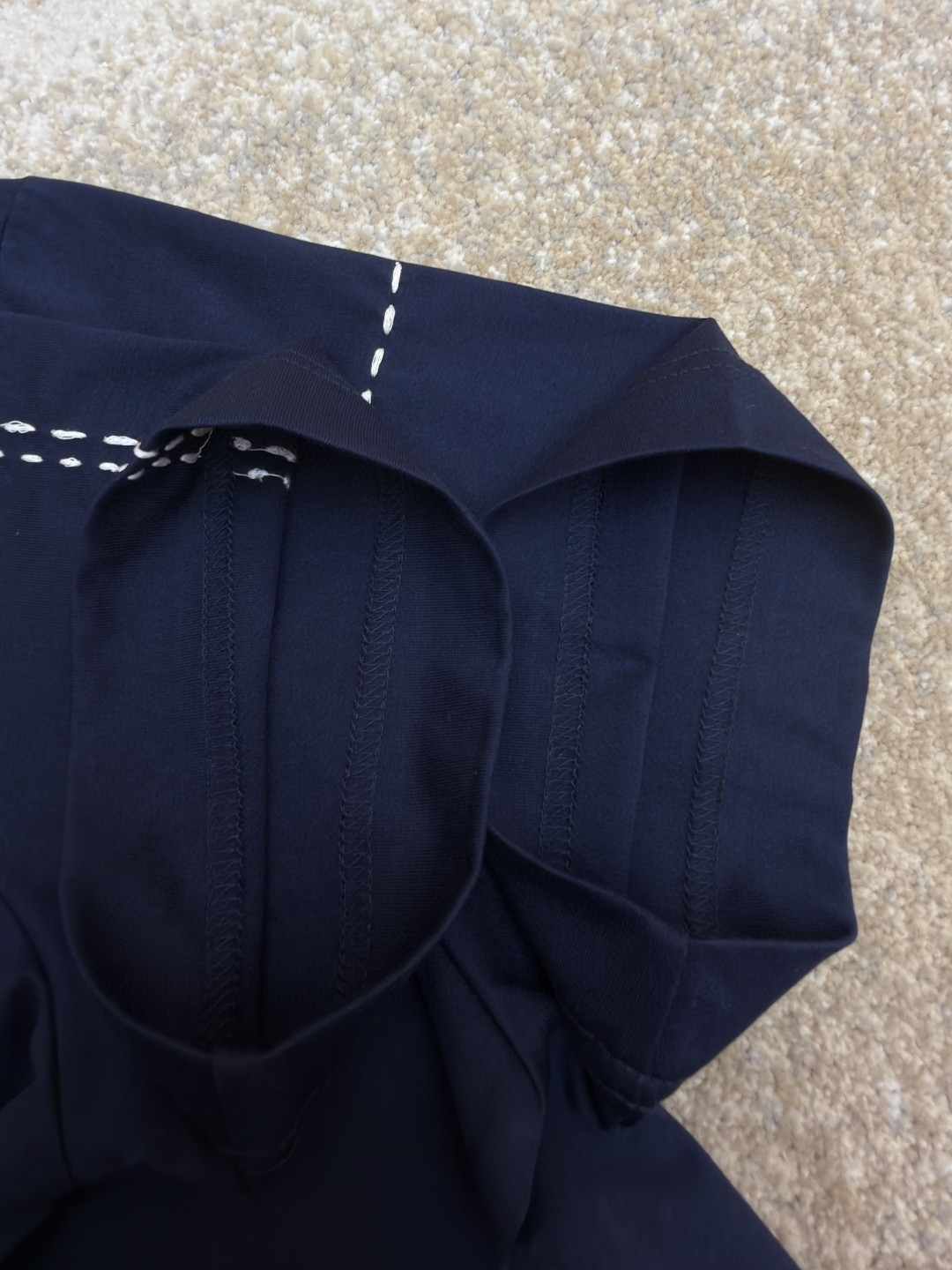 FENDI 芬迪 裁线刺绣圆领短袖 T恤 夏款 白色 黑藏蓝色 A2 FY0936B05OF0H0G