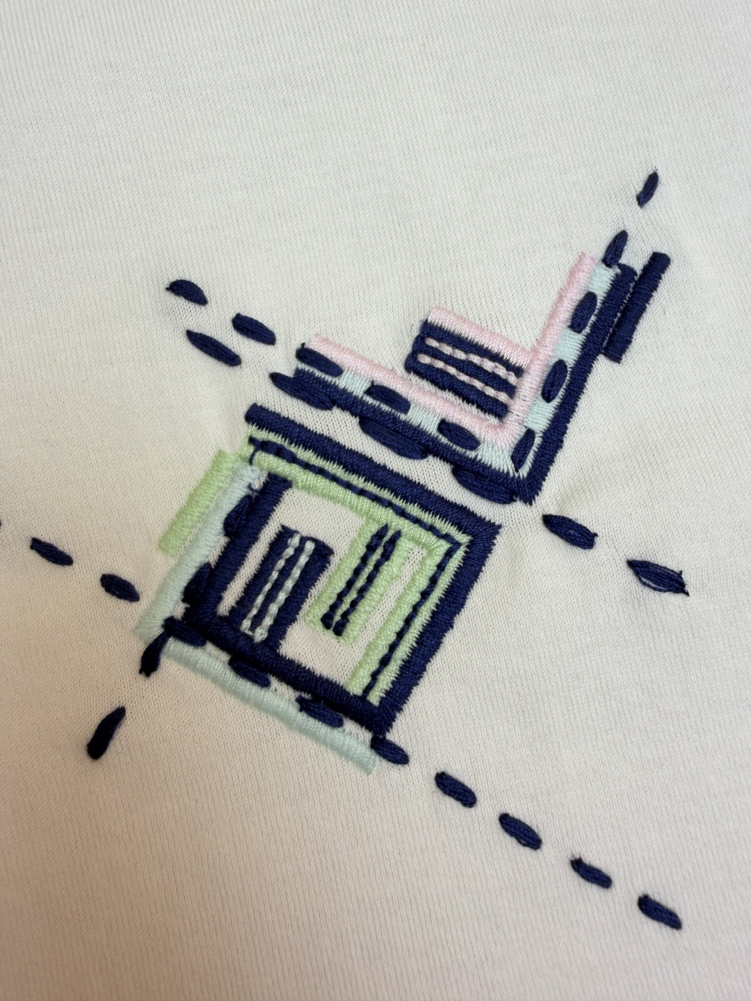 FENDI 芬迪 裁线刺绣圆领短袖 T恤 夏款 白色 黑藏蓝色 A2 FY0936B05OF0H0G