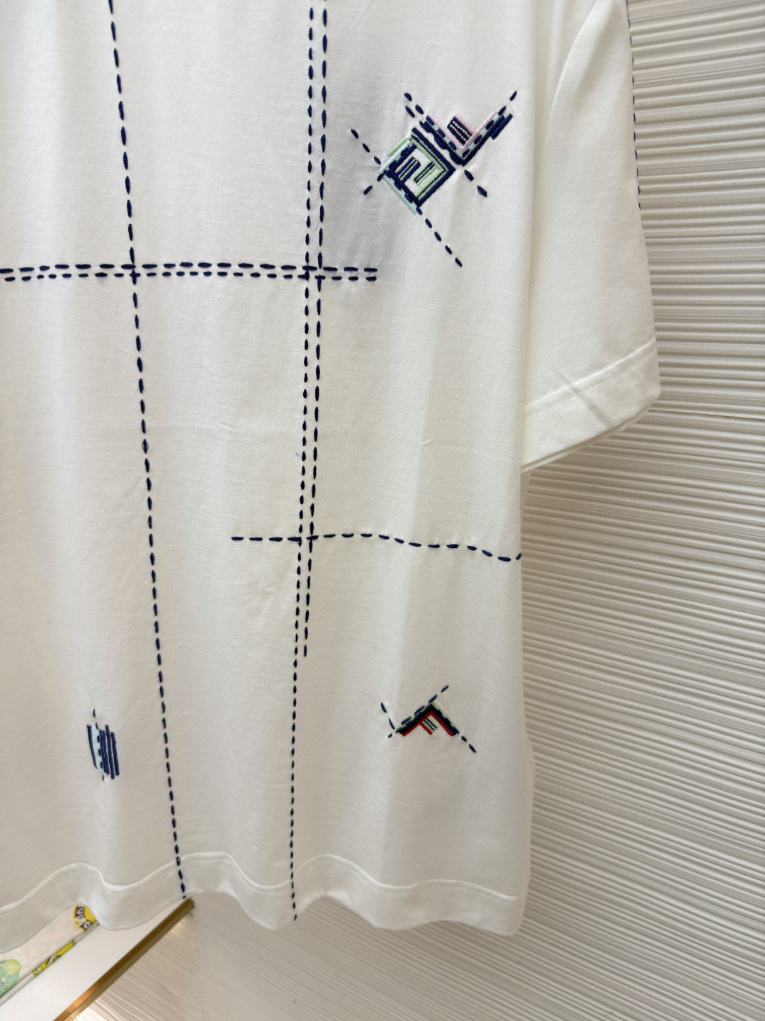 FENDI 芬迪 裁线刺绣圆领短袖 T恤 夏款 白色 黑藏蓝色 A2 FY0936B05OF0H0G