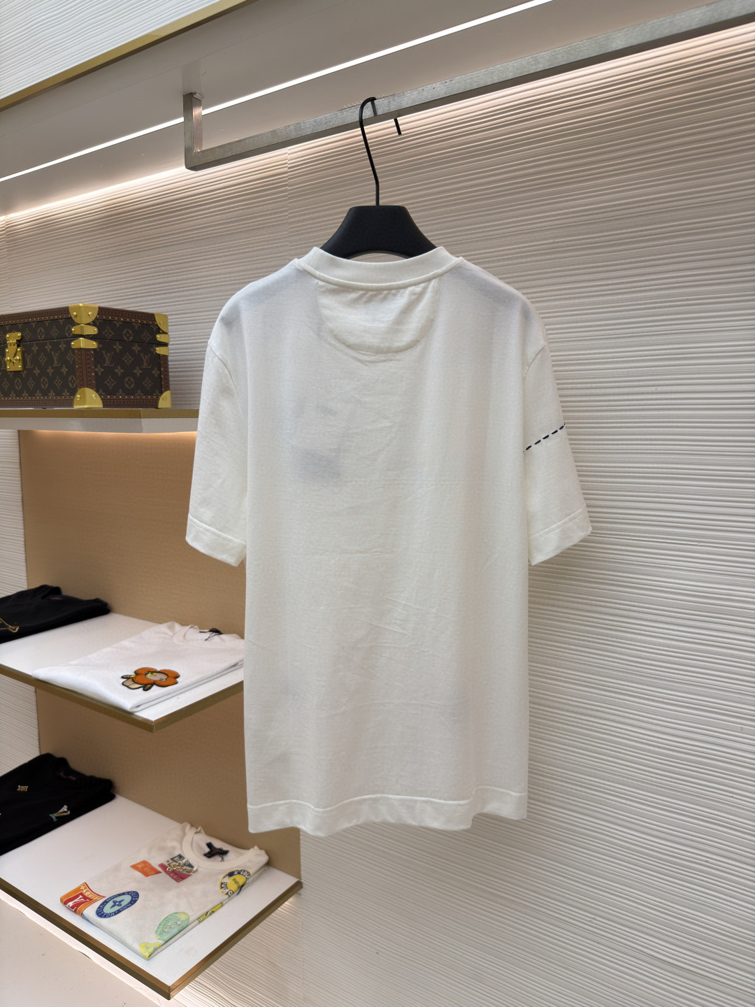 FENDI 芬迪 裁线刺绣圆领短袖 T恤 夏款 白色 黑藏蓝色 A2 FY0936B05OF0H0G