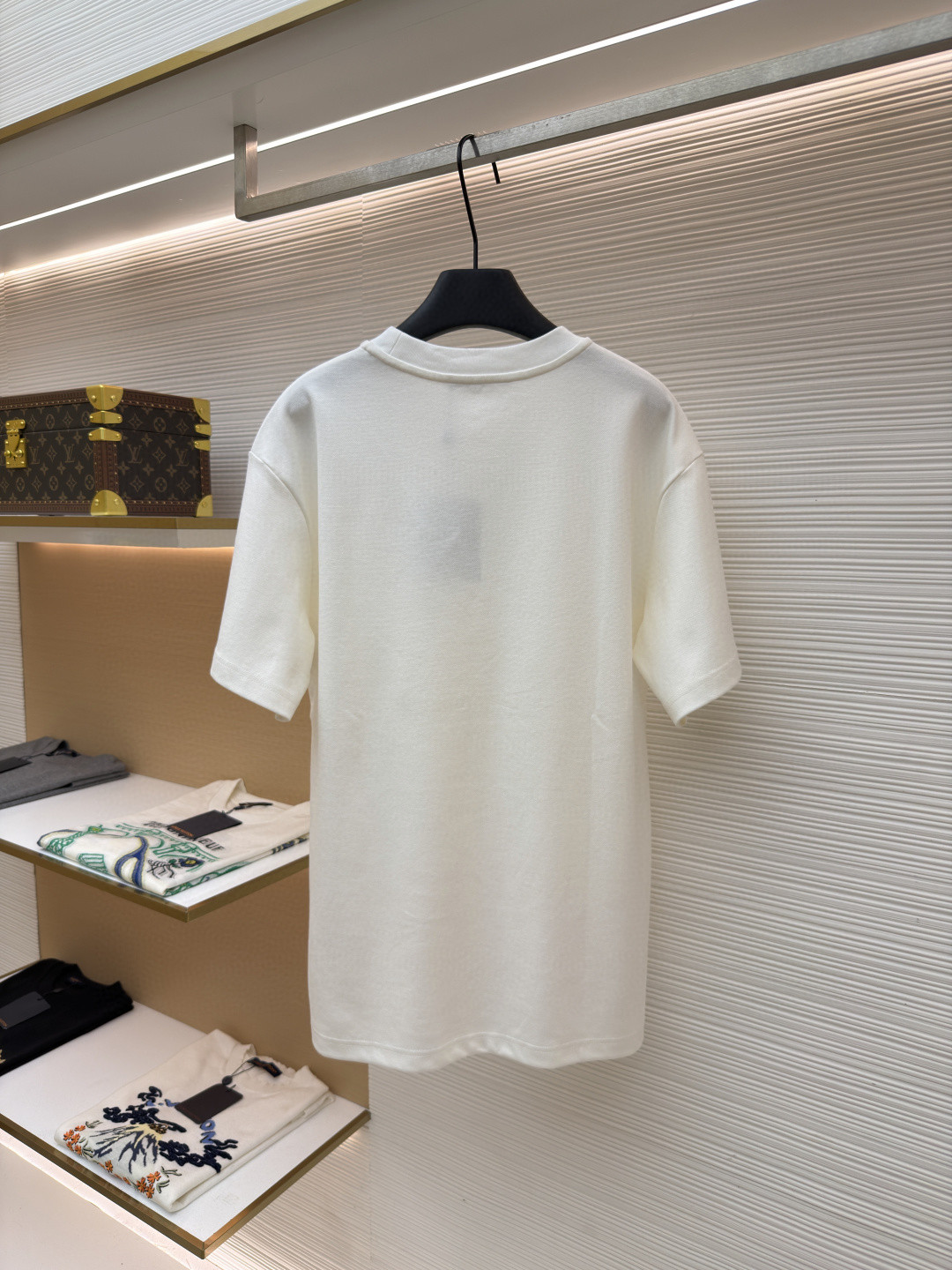 LOUIS VUITTON 路易威登 LV 口袋立体提花圆领短袖 T恤 夏款 白色 A5 1AIOFK