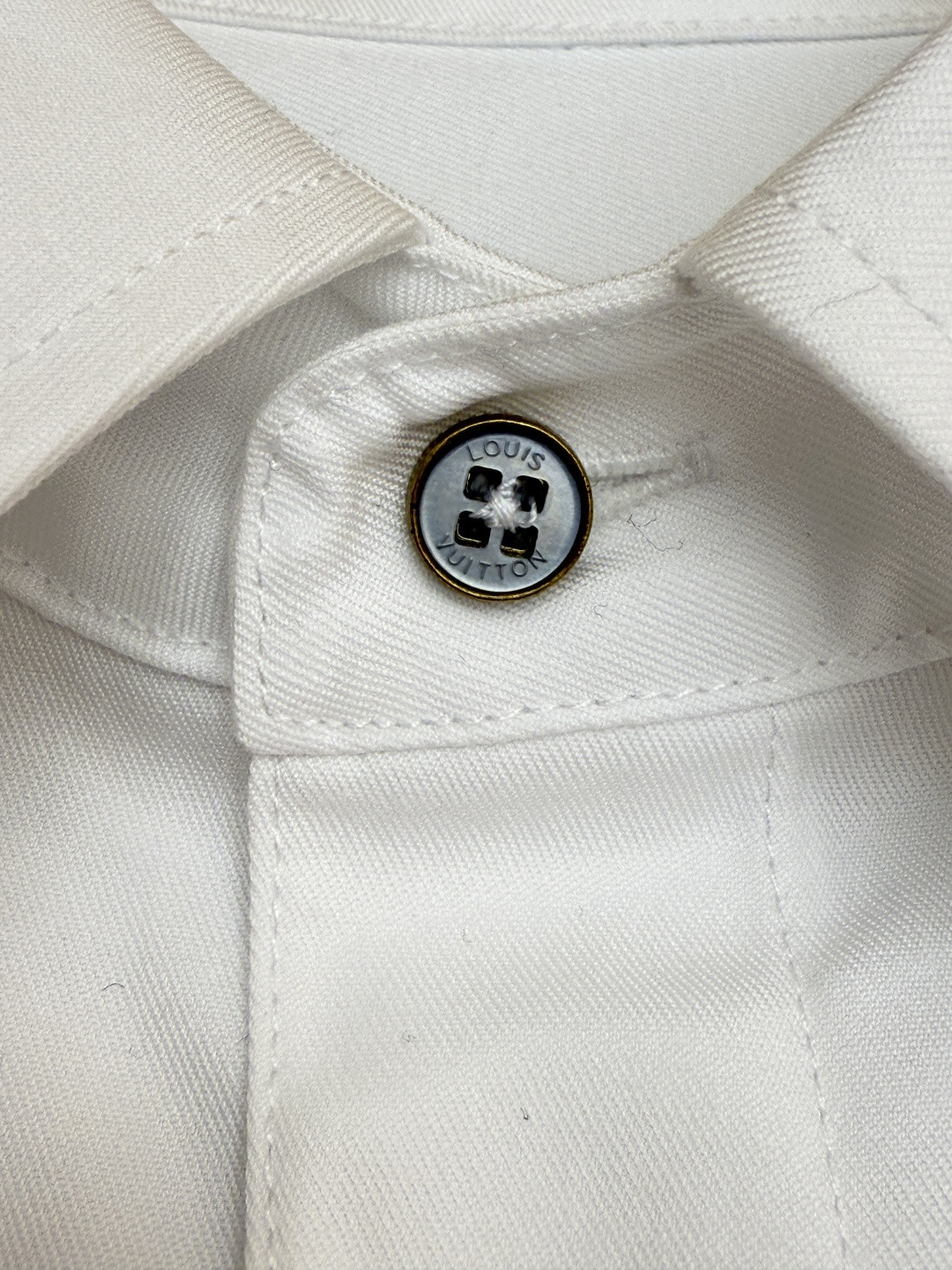 LOUIS VUITTON 路易威登 Nigo 联名款 富士山刺绣衬衫 短袖 白色 B0 1AIMI9