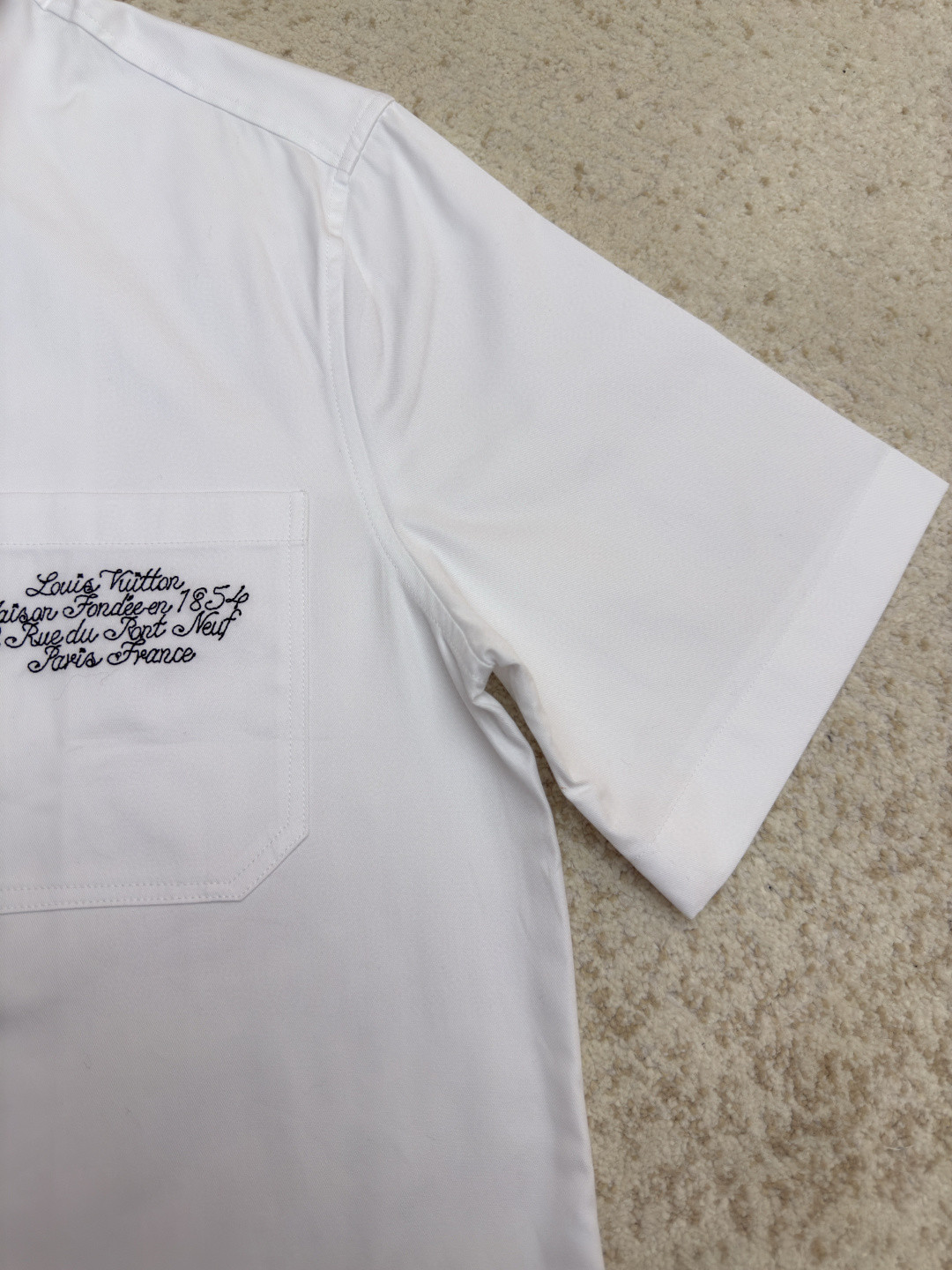 LOUIS VUITTON 路易威登 Nigo 联名款 富士山刺绣衬衫 短袖 白色 B0 1AIMI9