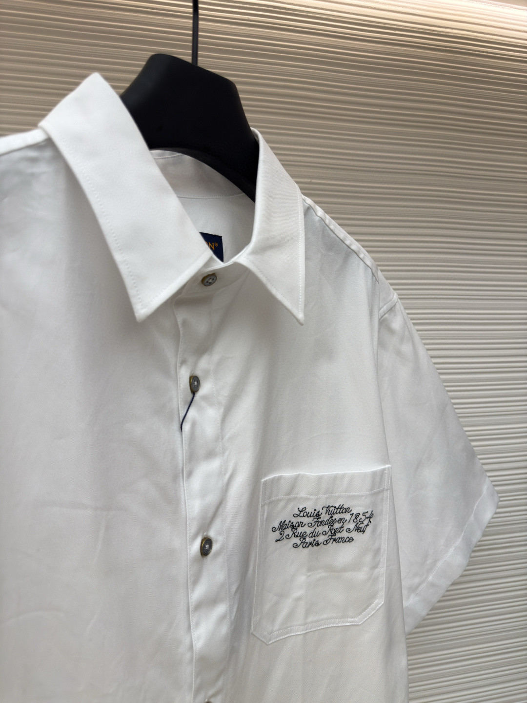 LOUIS VUITTON 路易威登 Nigo 联名款 富士山刺绣衬衫 短袖 白色 B0 1AIMI9