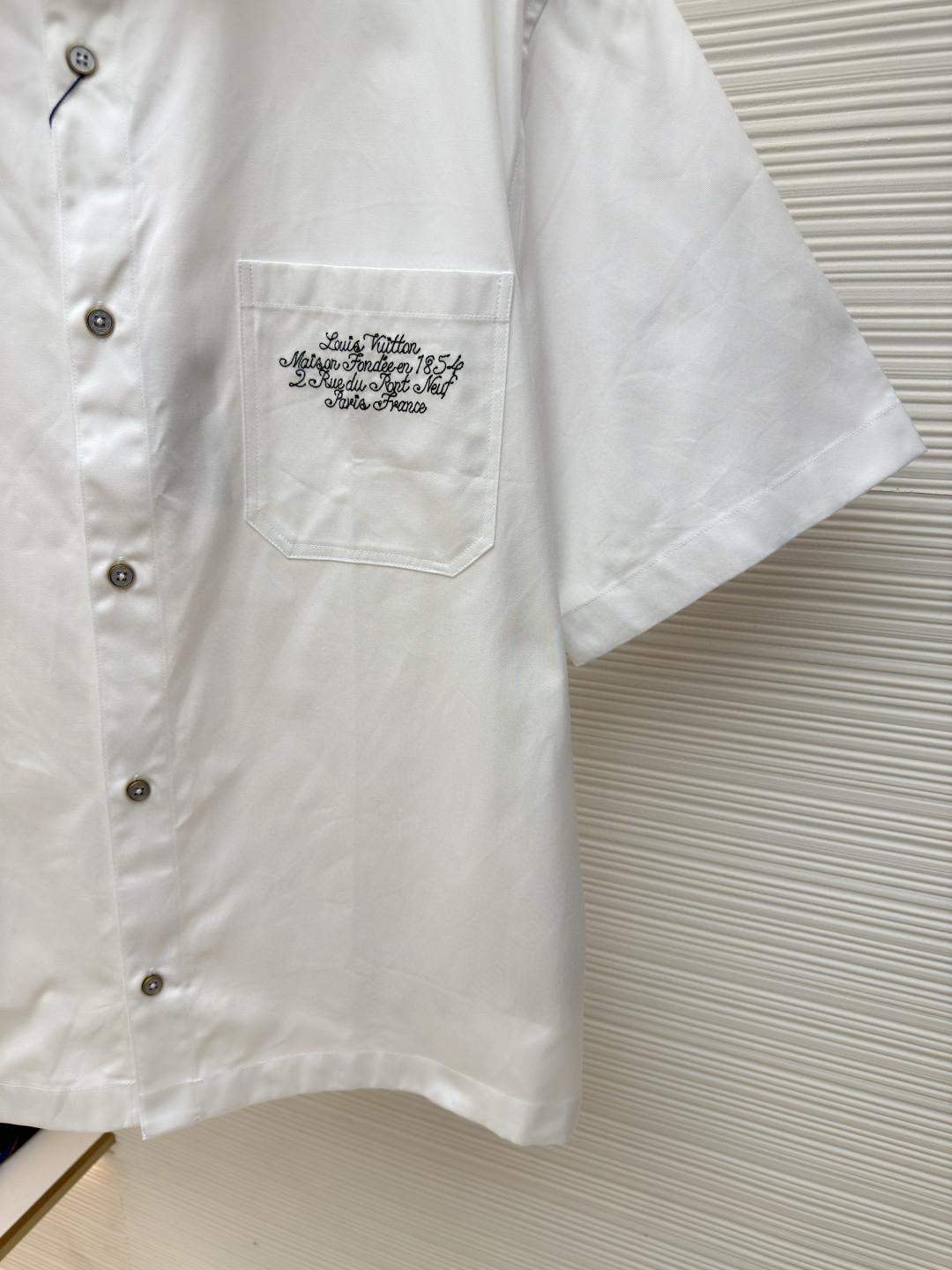LOUIS VUITTON 路易威登 Nigo 联名款 富士山刺绣衬衫 短袖 白色 B0 1AIMI9