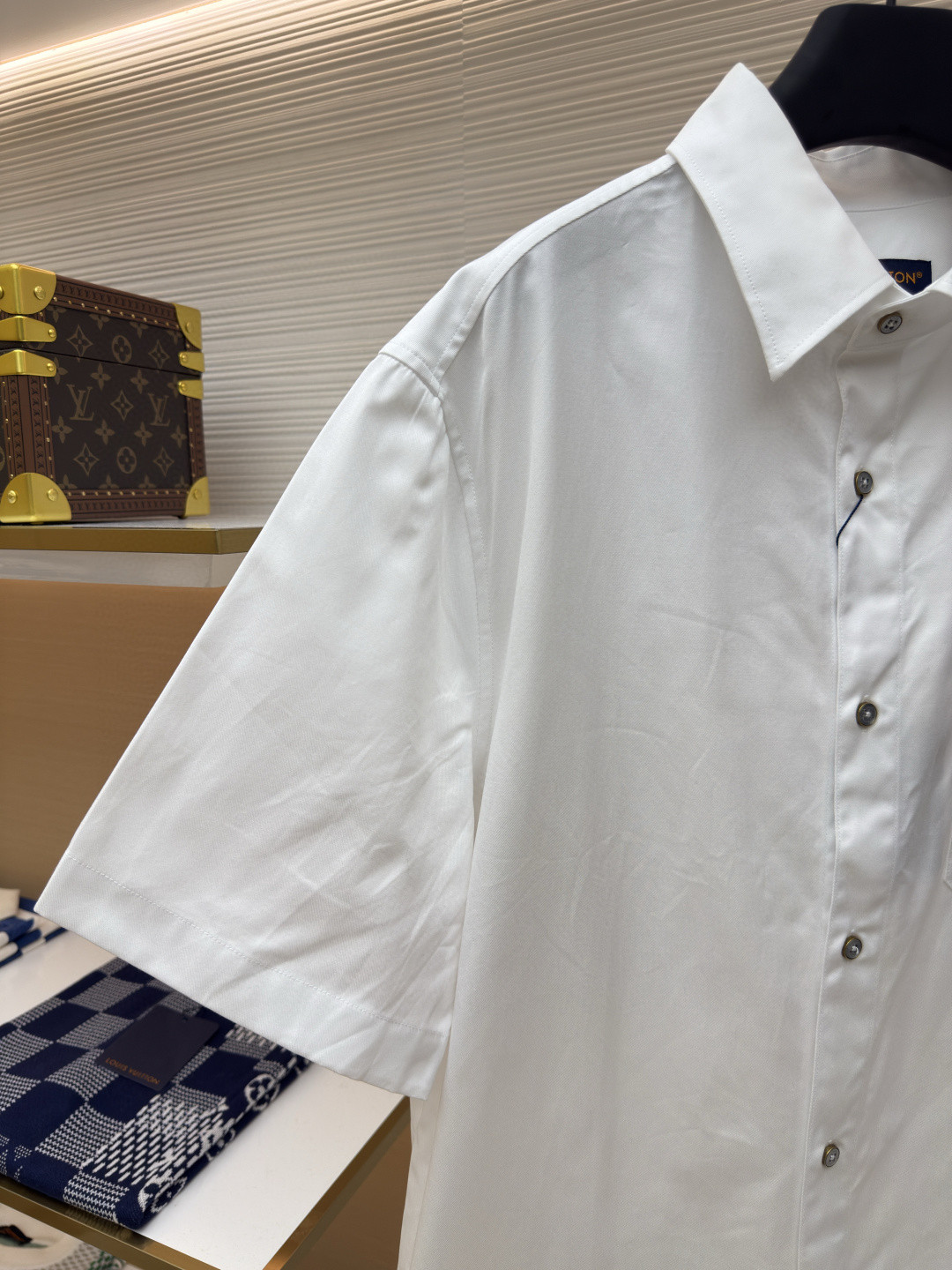 LOUIS VUITTON 路易威登 Nigo 联名款 富士山刺绣衬衫 短袖 白色 B0 1AIMI9