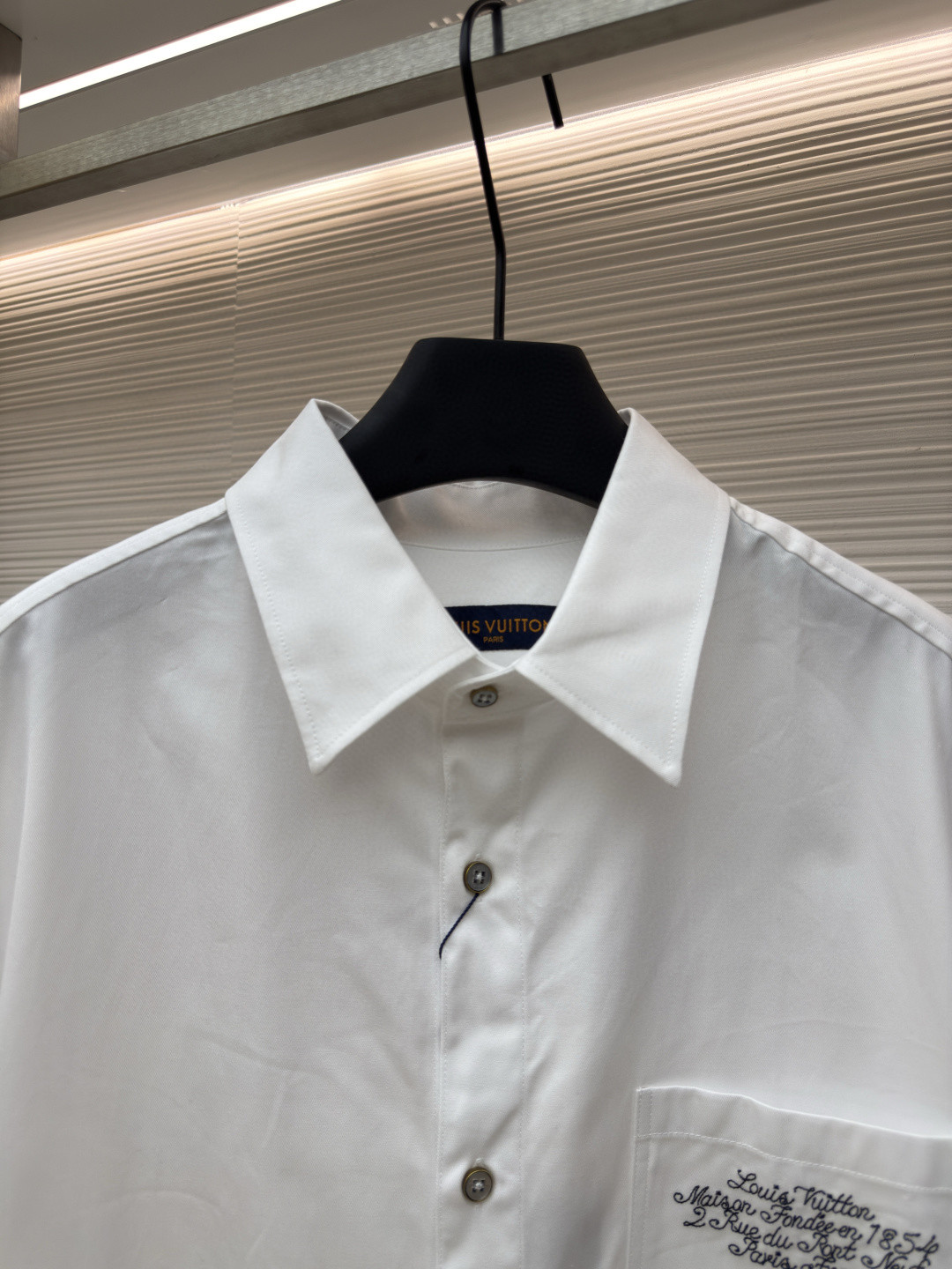 LOUIS VUITTON 路易威登 Nigo 联名款 富士山刺绣衬衫 短袖 白色 B0 1AIMI9