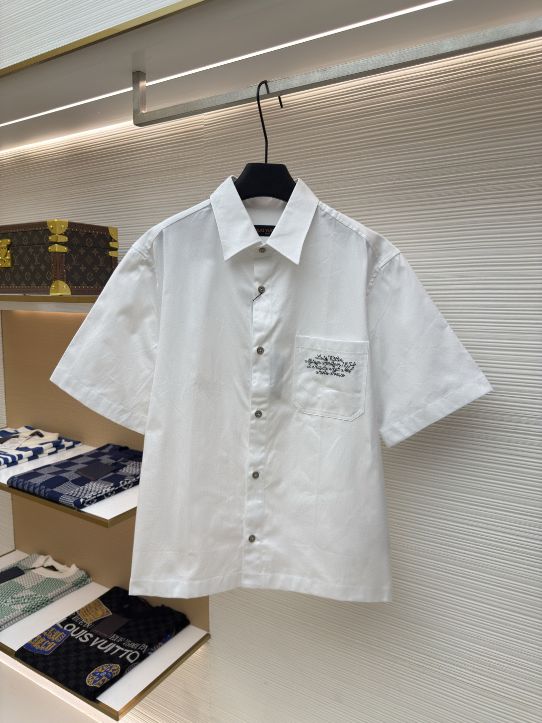 LOUIS VUITTON 路易威登 Nigo 联名款 富士山刺绣衬衫 短袖 白色 B0 1AIMI9