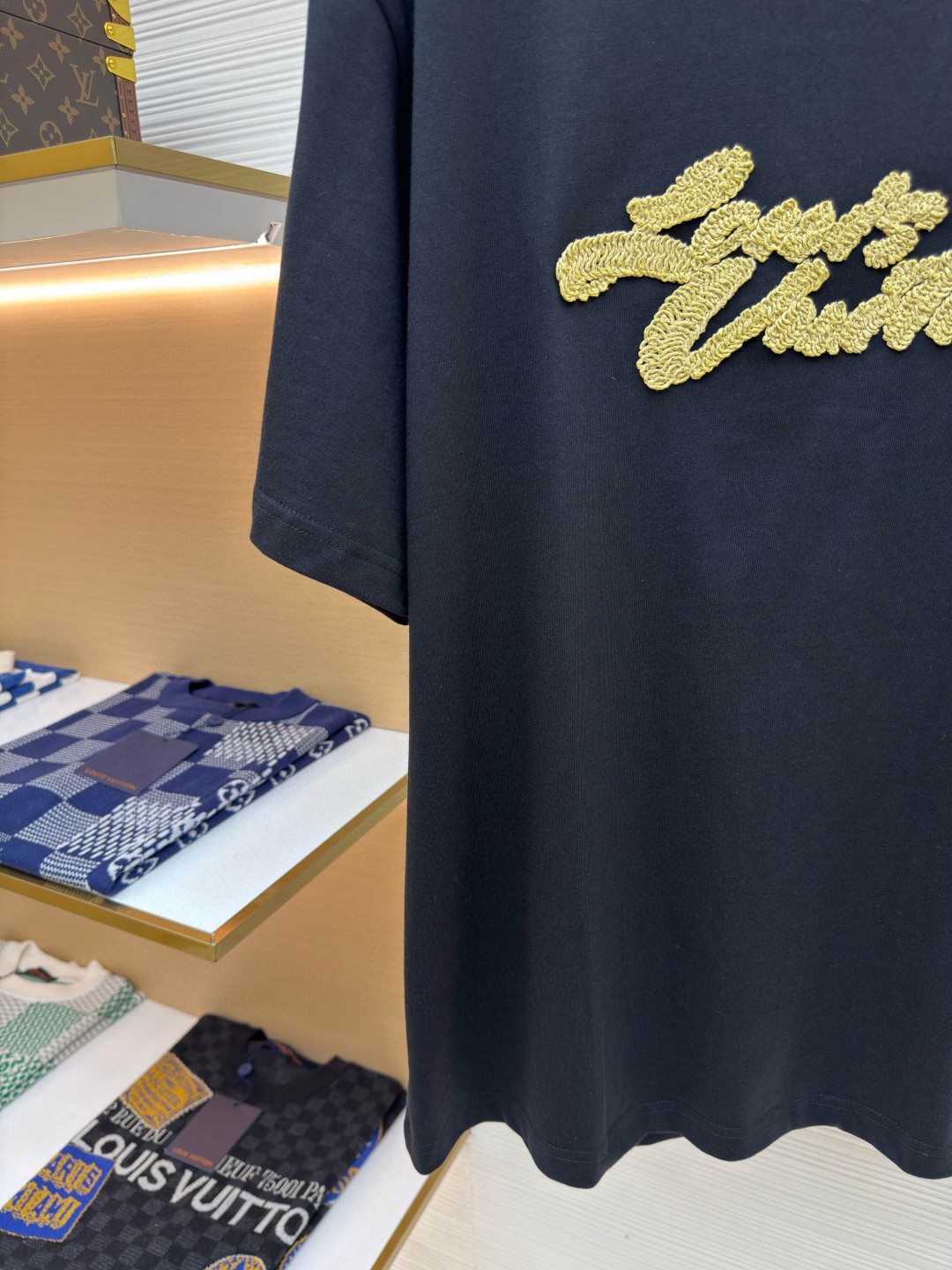 LOUIS VUITTON 路易威登 LV 拉菲草字母刺绣圆领短袖 T恤 夏款 白色 黑色 A0 1AHW89