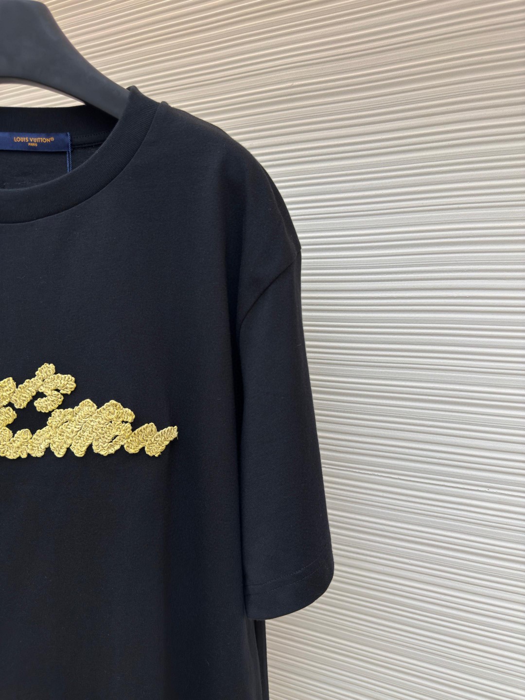 LOUIS VUITTON 路易威登 LV 拉菲草字母刺绣圆领短袖 T恤 夏款 白色 黑色 A0 1AHW89