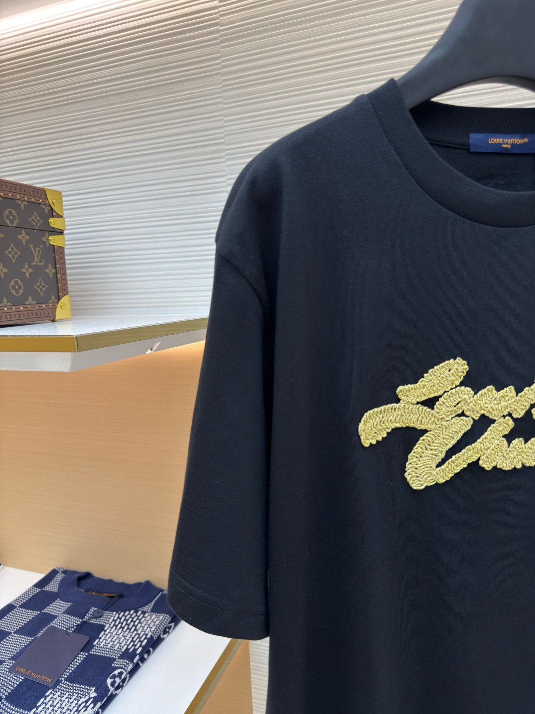 LOUIS VUITTON 路易威登 LV 拉菲草字母刺绣圆领短袖 T恤 夏款 白色 黑色 A0 1AHW89